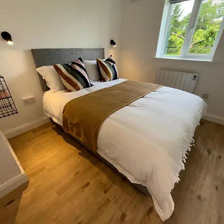 Apartmán Large 9 Bedroom House Close To Nass *