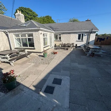 Apartmán Large 9 Bedroom House Close To Nass *